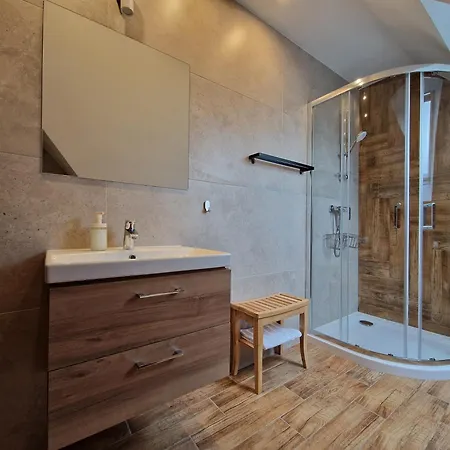 Apartament Ornak 7 *